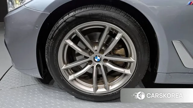 BMW 5 Series (G30) id 3641781 из Кореи 15