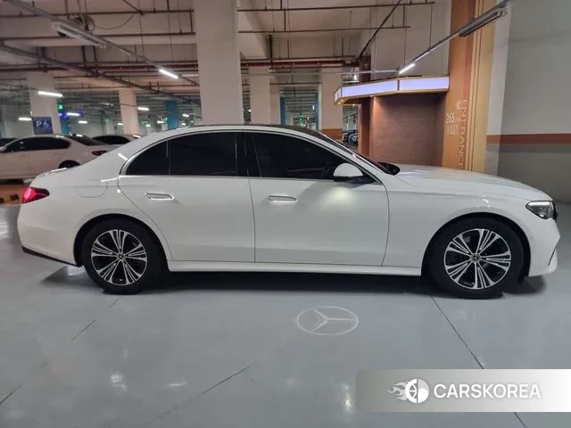 Mercedes-Benz E-Class W214 2024 Белый из Кореи, фото 5