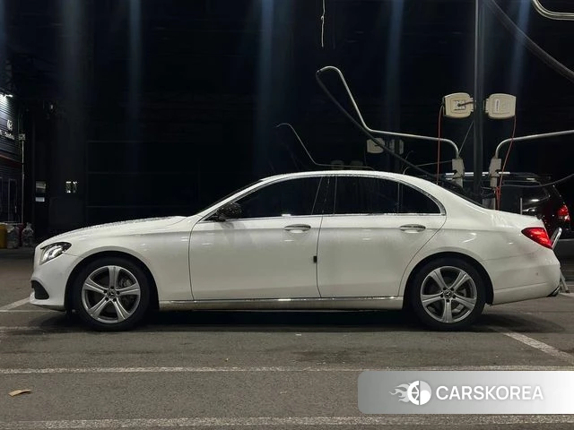 Mercedes-Benz E-Class W213 2018 Белый из Кореи, фото 5