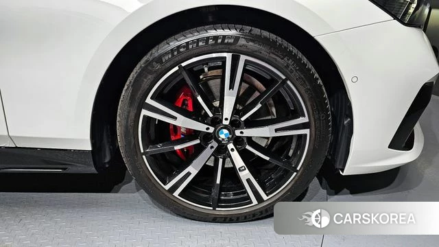 BMW 5 Series (G60) id 3837994 из Кореи 15