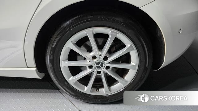 Mercedes-Benz A-Class W177 id 4586900 из Кореи 25