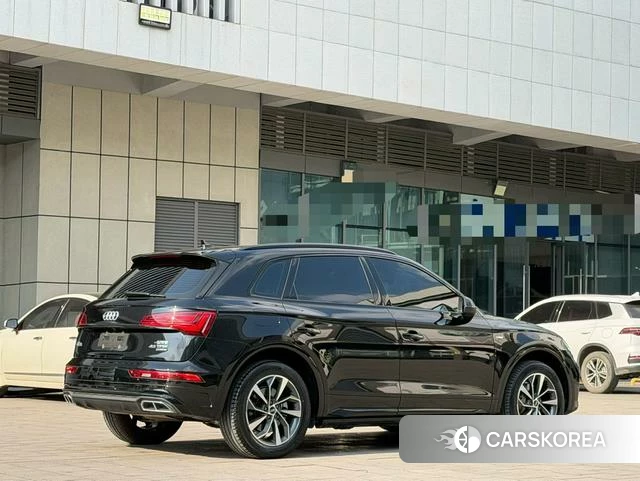 Audi Q5L 2023 Черный из Китая, фото 5