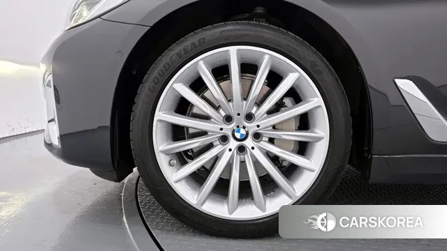 BMW 5 Series (G30) id 3042912 из Кореи 15