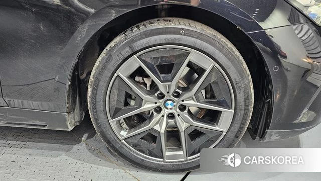 BMW 5 Series (G60) id 4222807 из Кореи 25