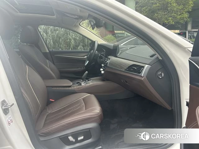 BMW 5 series PHEV id 4215614 из Китая 16