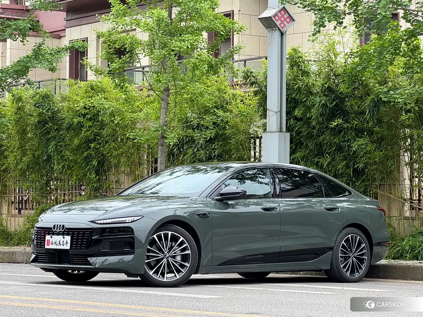Audi A6L id 4600958 из Китая 10