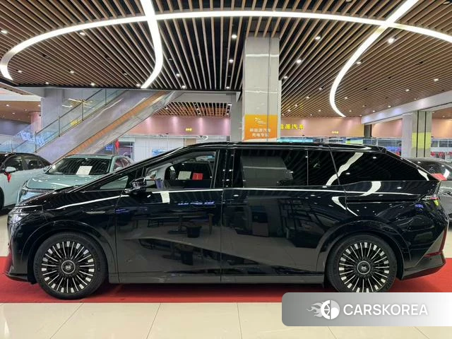 Xiaopeng Motors Xiaopeng X9 id 4205665 из Китая 11