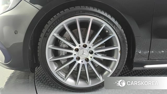 Mercedes-Benz A-Class W176 id 4536820 из Кореи 27