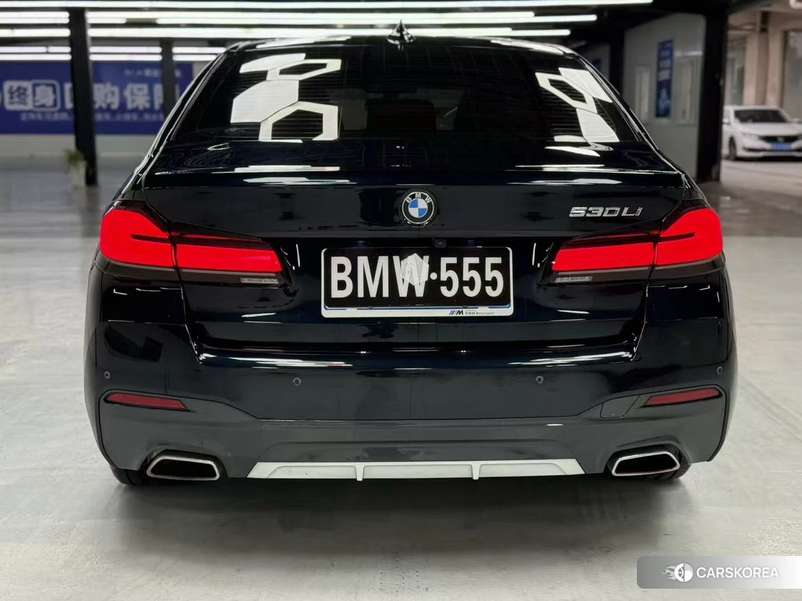 BMW 5 series 2023 Черный из Китая, фото 5