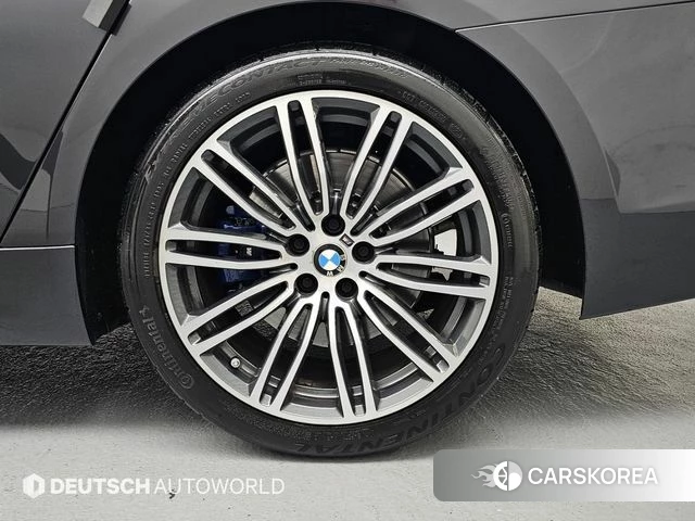 BMW 5 Series (G30) id 3942275 из Кореи 15