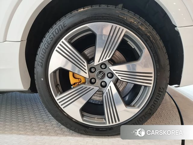 Audi e-Tron id 4893234 из Кореи 15