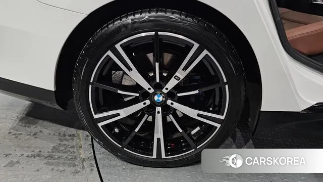 BMW 5 Series (G60) id 3596432 из Кореи 15