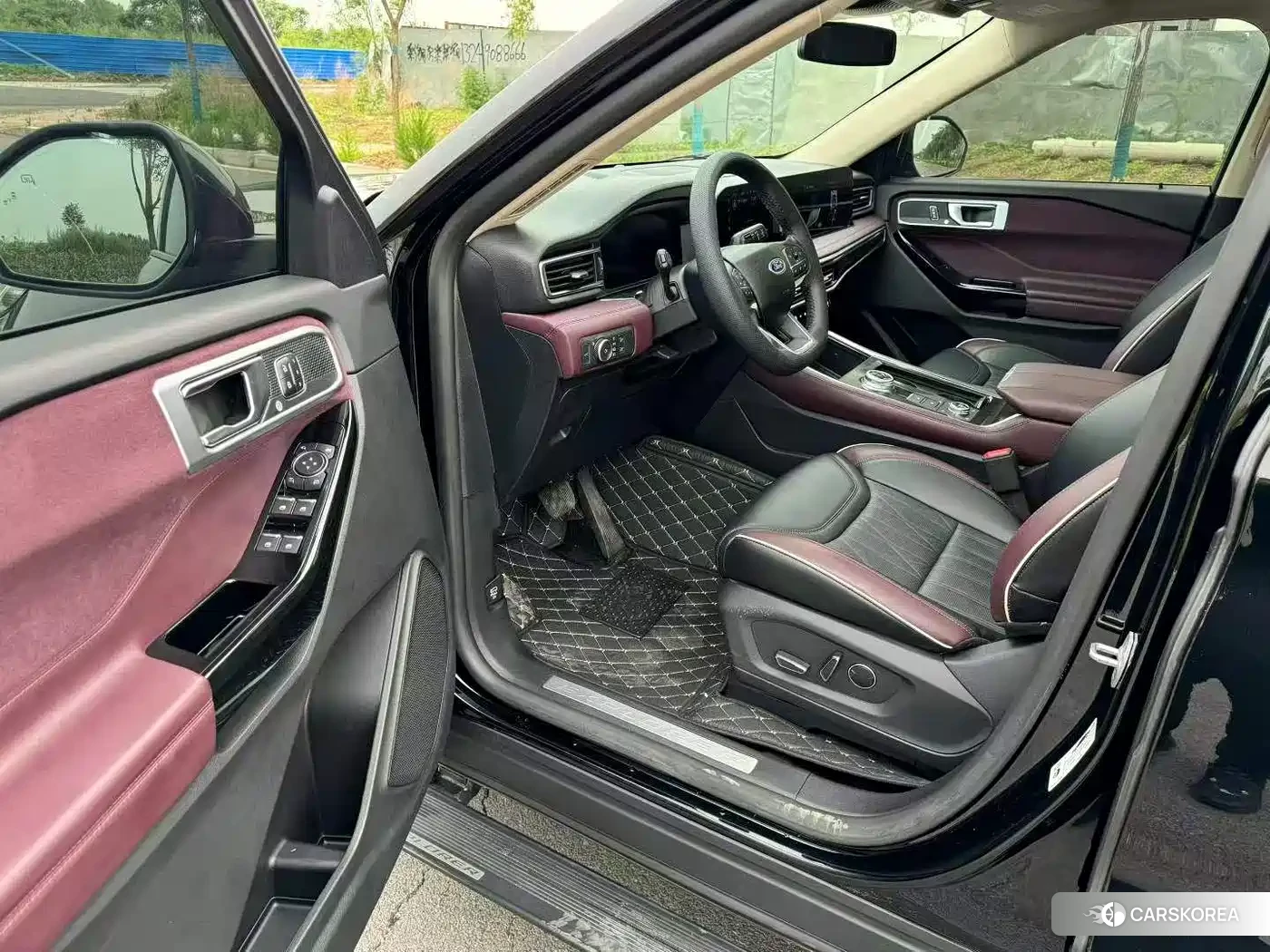 Ford Explorer 2023 Черный из Китая, фото 5