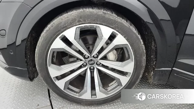 Audi Q8 (4M) id 3036981 из Кореи 15