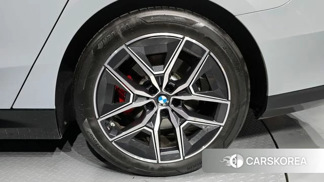 BMW 5 Series (G60) id 3831411 из Кореи 15