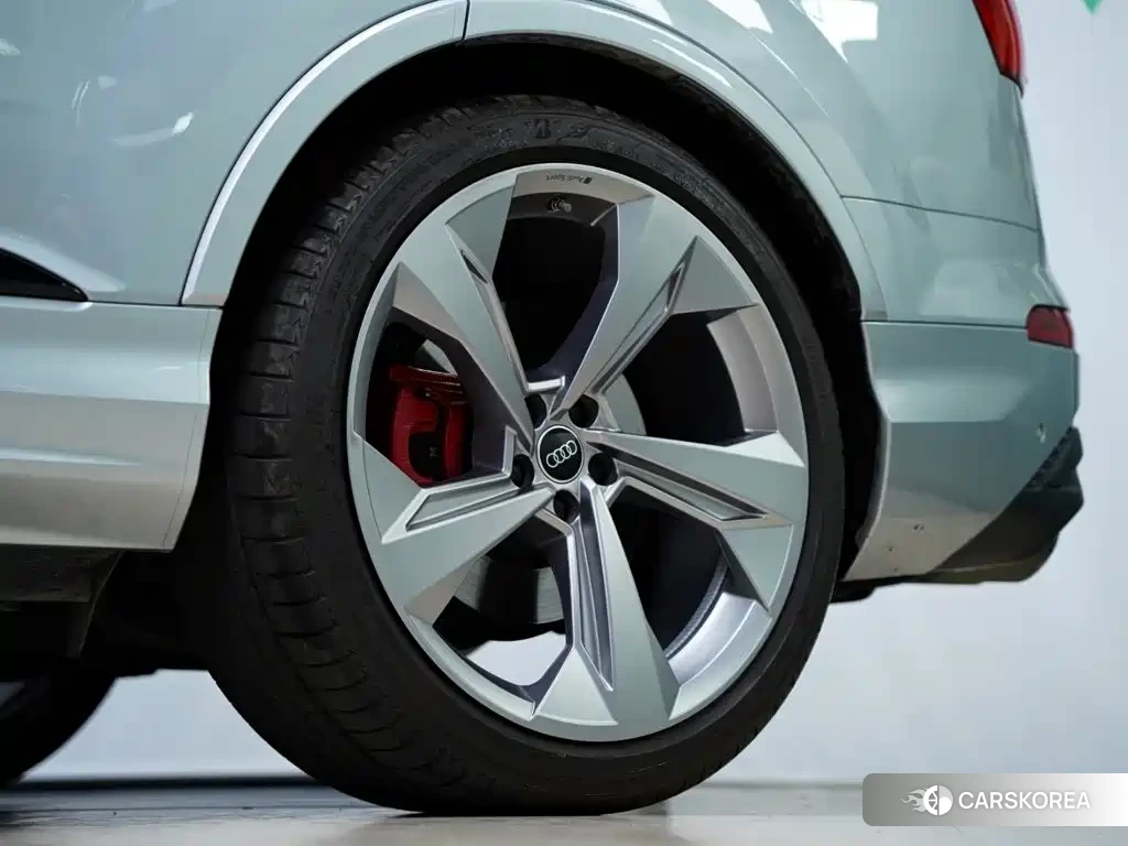 Audi SQ7 id 4601742 из Китая 52