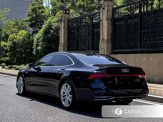 Audi A7L id 4341738 из Китая 15