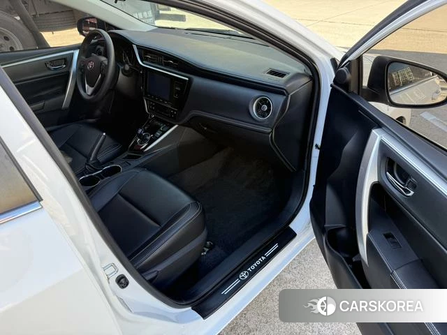 Toyota Corolla dual engine E+ id 4235869 из Китая 13