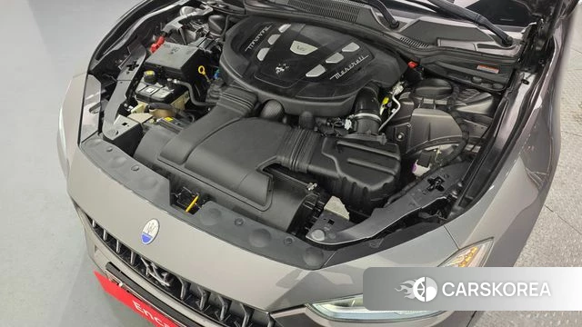 Maserati Ghibli id 4232518 из Кореи 28