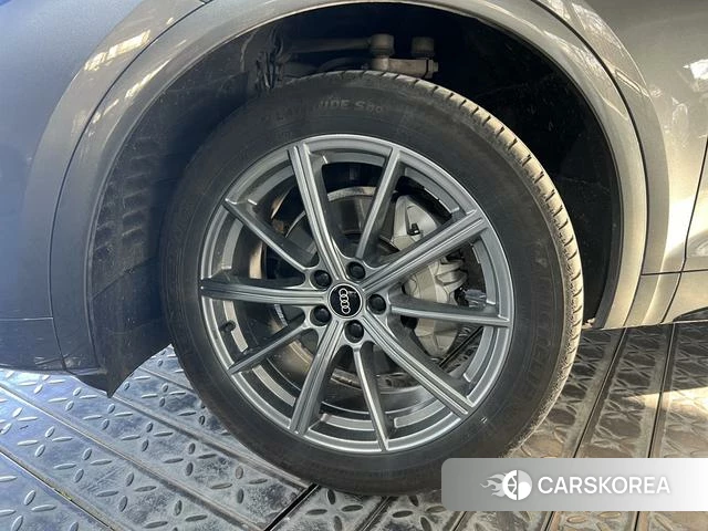 Audi Q5L id 4271794 из Китая 14