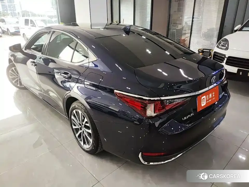 Lexus ES 2024 Черный из Китая, фото 6