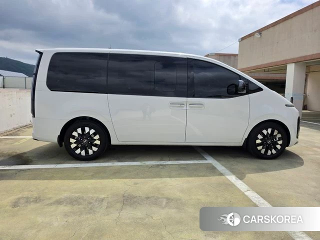Hyundai Staria id 4359901 из Кореи 15