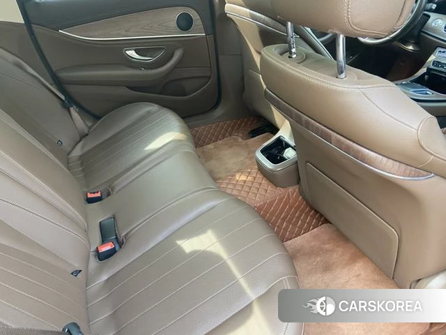 Mercedes-Benz E-class id 4306860 из Китая 10