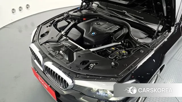 BMW 5 Series (G30) id 3489343 из Кореи 16