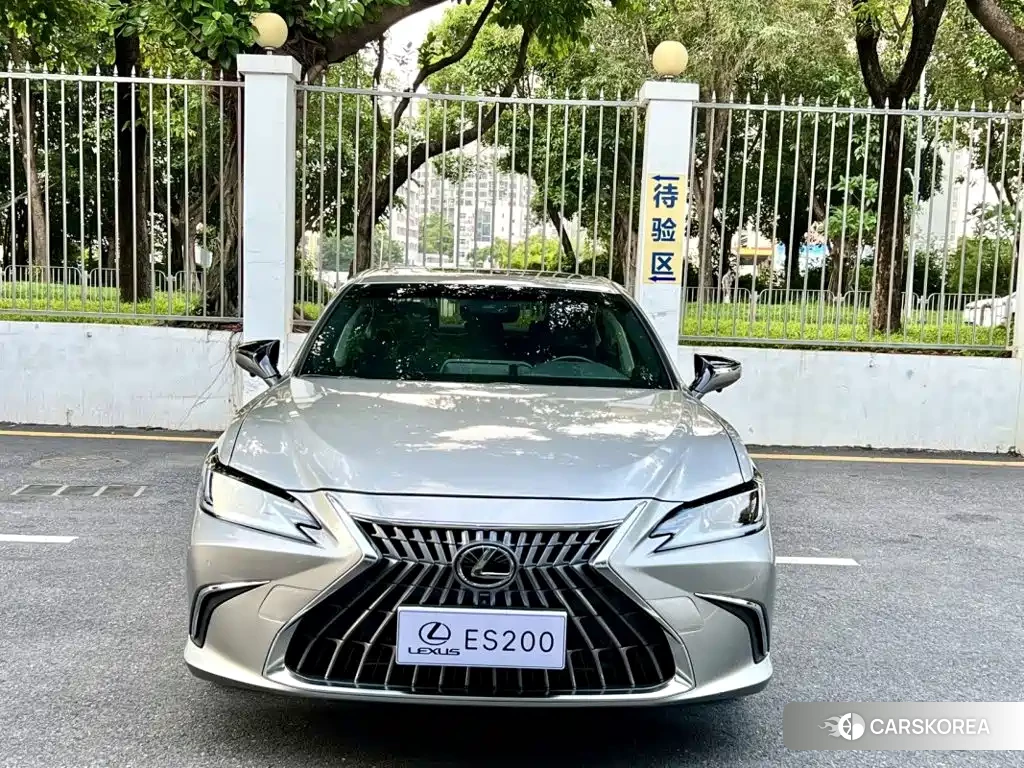 Lexus ES 2021 Silver/gray из Китая, фото 6