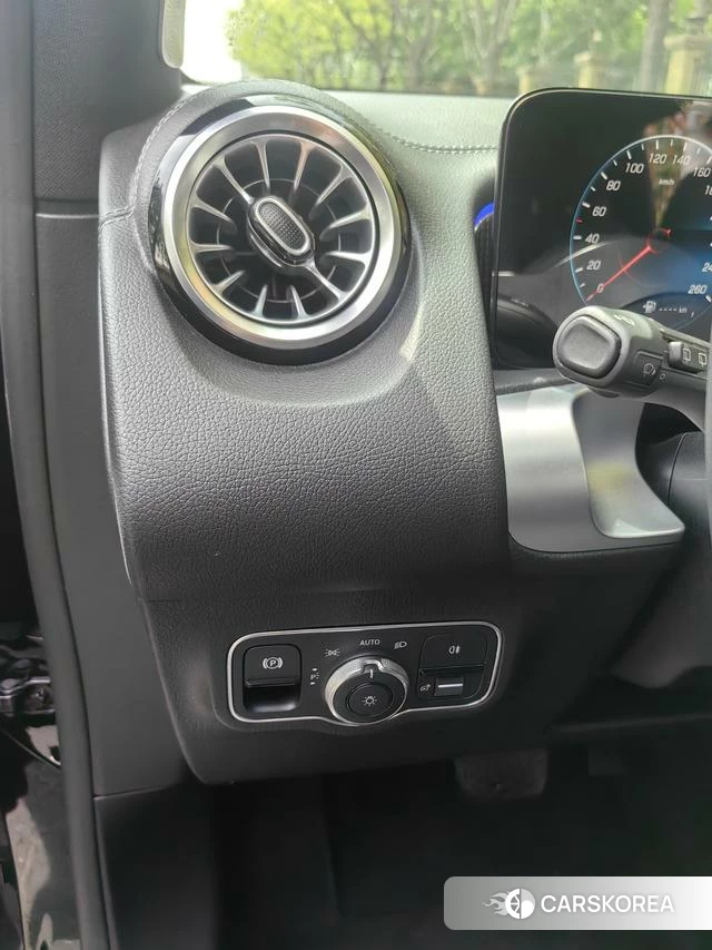 Mercedes-Benz GLB id 4257223 из Китая 22