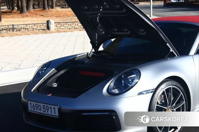 Porsche 911(992) id 4315225 из Кореи 16