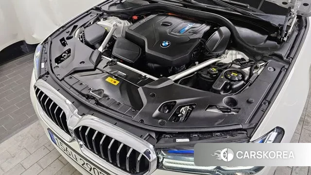 BMW 5 Series (G30) id 3610873 из Кореи 16