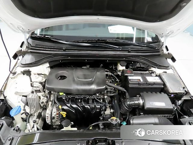 Hyundai Avante AD id 3982228 из Кореи 16