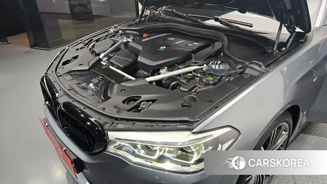 BMW 5 Series (G30) id 3368576 из Кореи 16