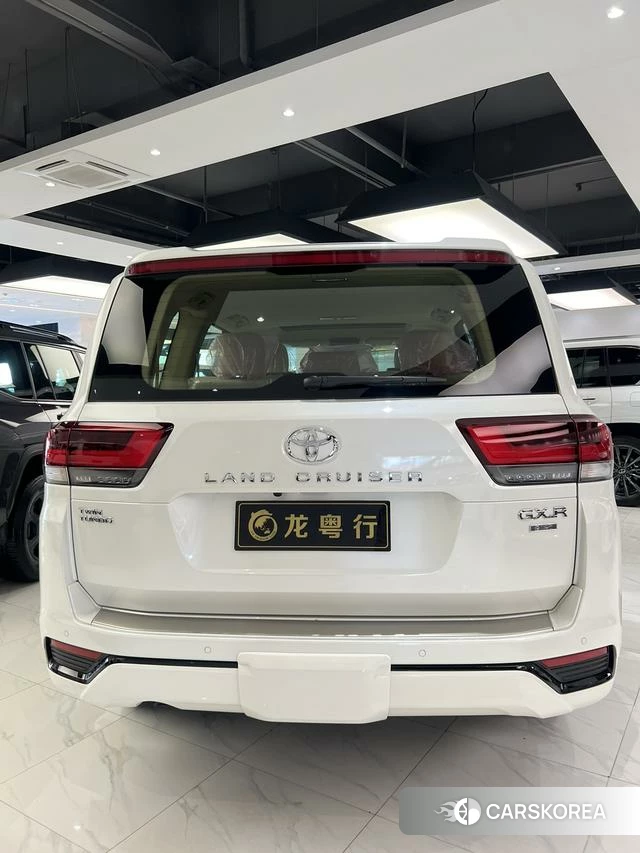 Toyota Land Cruiser (imported) 2024 Белый из Китая, фото 6