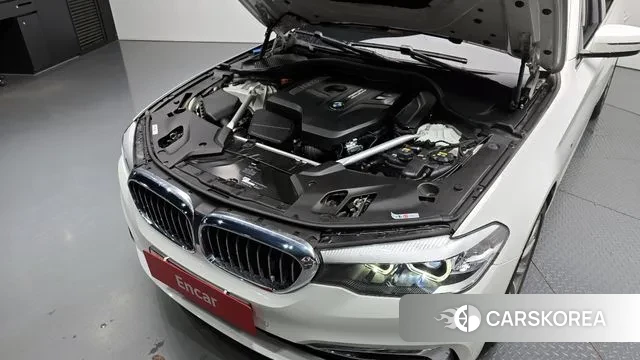 BMW 5 Series (G30) id 3284468 из Кореи 16