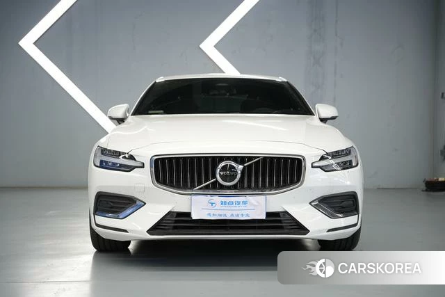 Volvo S60 id 3908763 из Китая 19