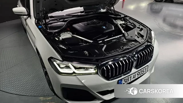 BMW 5 Series (G30) id 3043413 из Кореи 16