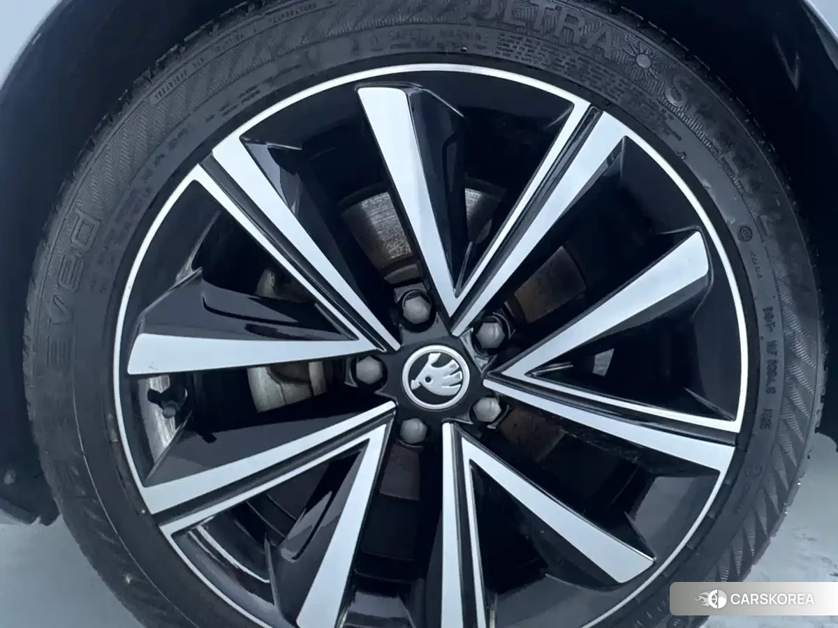 Skoda Superb id 4685929 из Китая 22