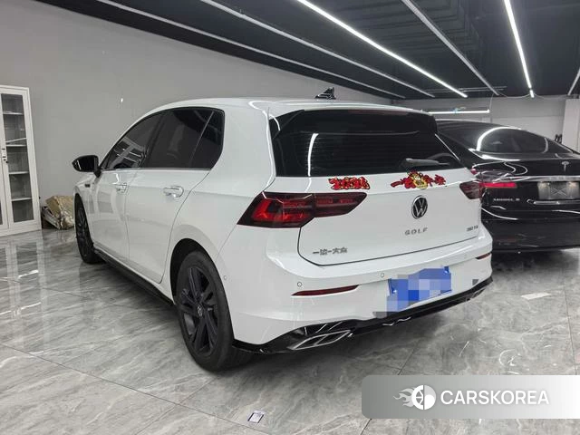 Volkswagen Golf 2024 Белый из Китая, фото 6
