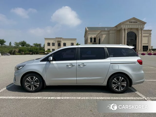 Kia The New Carnival id 4448082 из Кореи 16