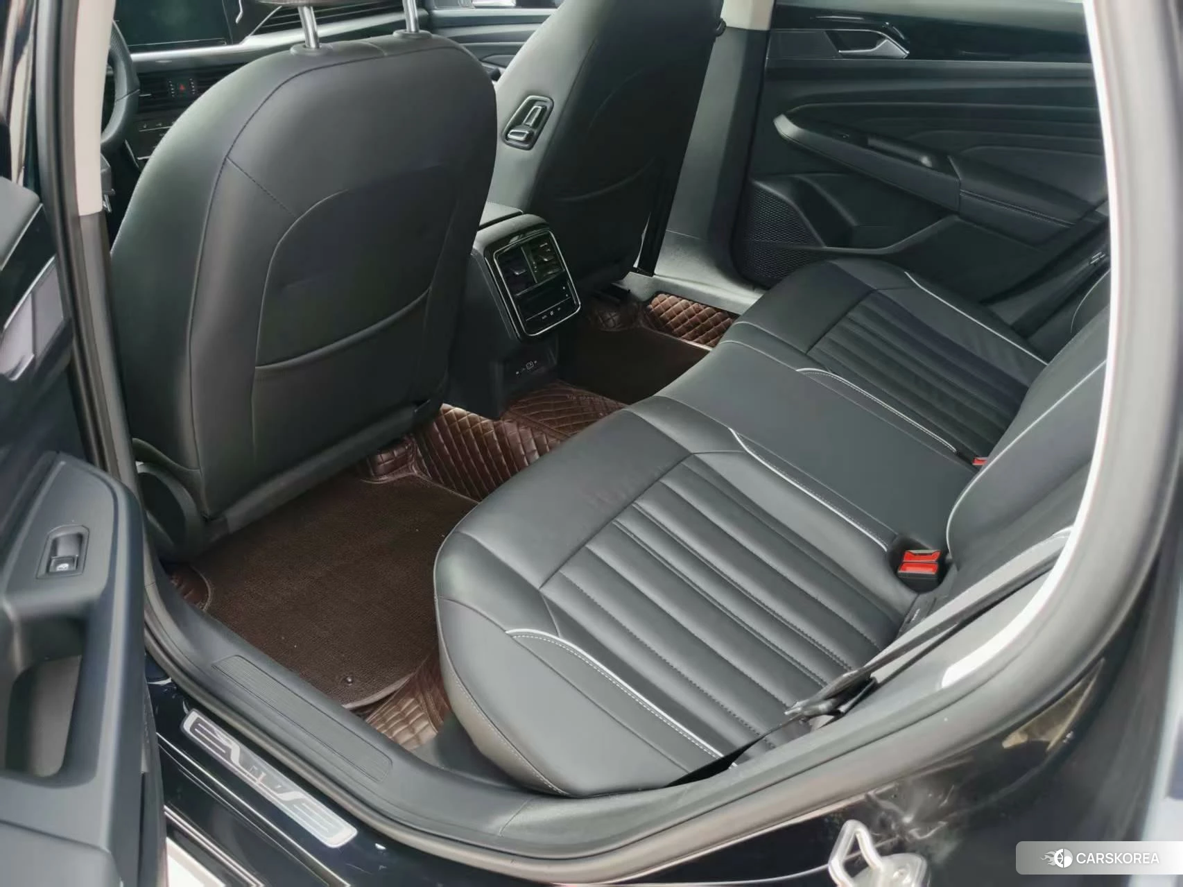 Volkswagen Passat id 4487339 из Китая 12