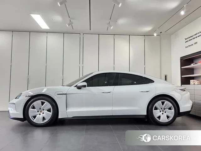 Porsche Taycan id 3377207 из Кореи 8