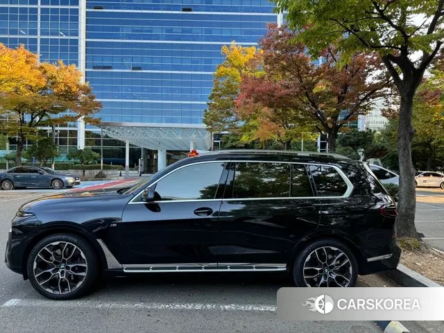 BMW X7 (G07) 2024 Черный из Кореи, фото 6