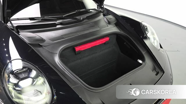 Porsche 911(992) id 4368850 из Кореи 26