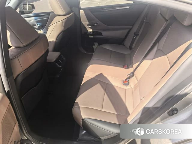 Lexus ES id 4301751 из Китая 8