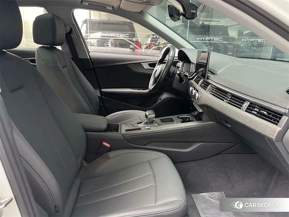 Audi A4L id 4498756 из Китая 9