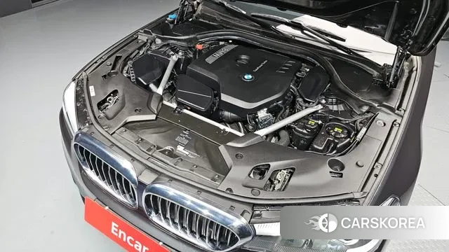 BMW 5 Series (G30) id 3703765 из Кореи 16