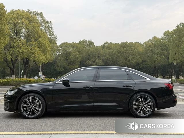 Audi A6L id 4260436 из Китая 19