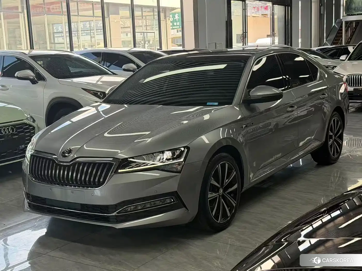 Skoda Superb id 4680659 из Китая 8